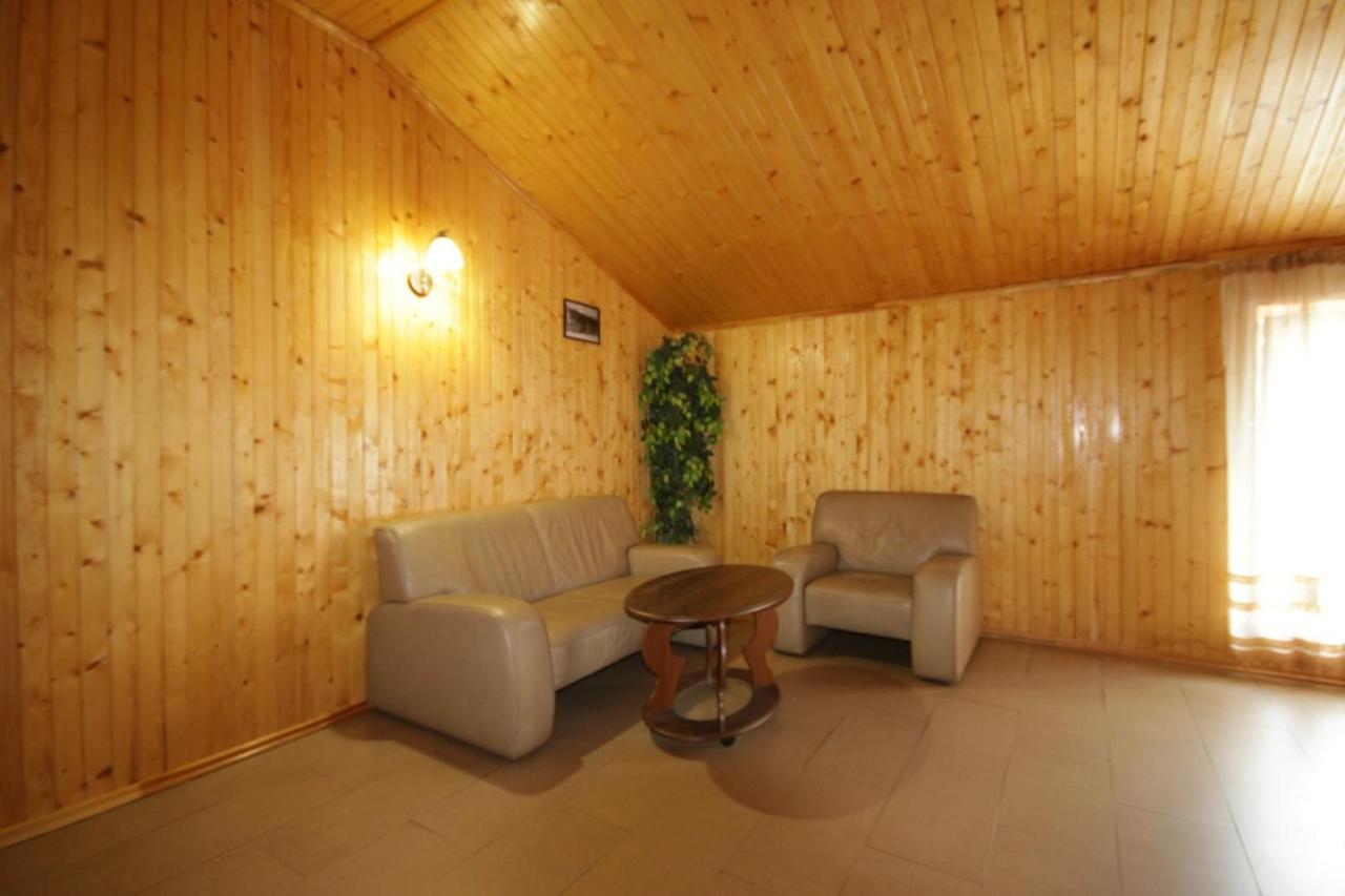 Гірка Hotel Skole Bagian luar foto