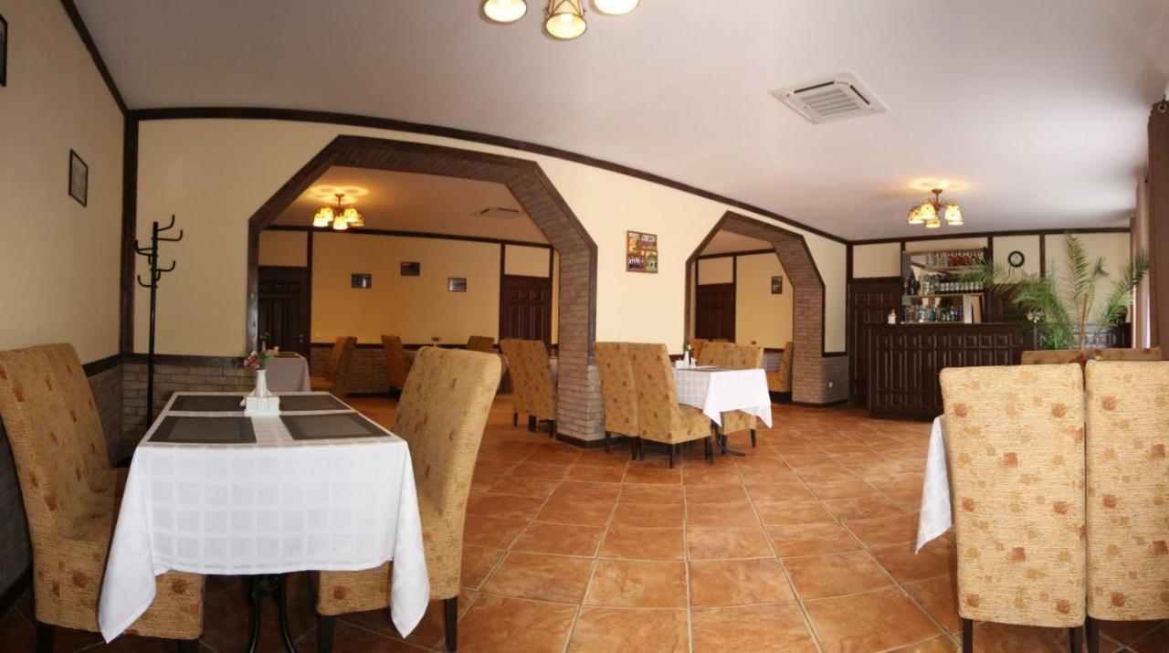 Гірка Hotel Skole Bagian luar foto