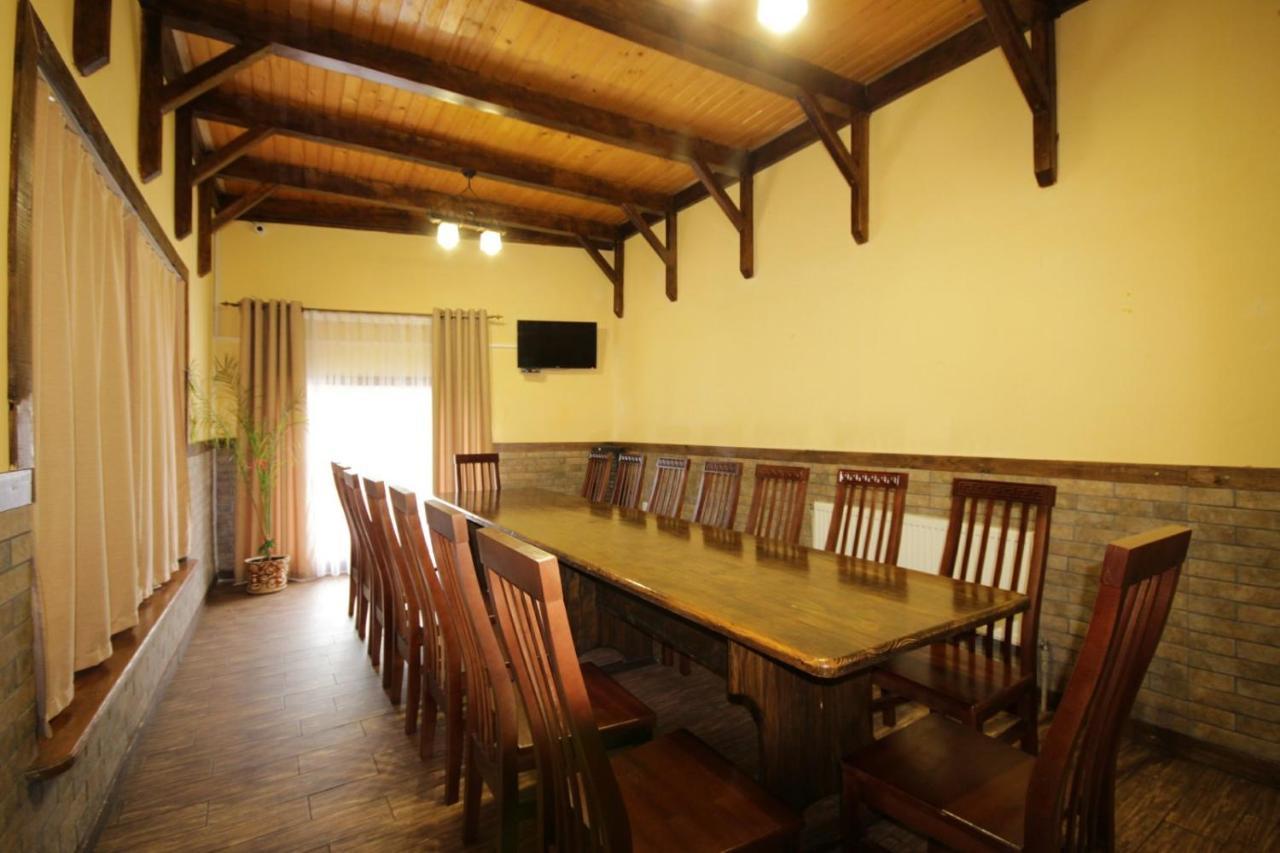 Гірка Hotel Skole Bagian luar foto