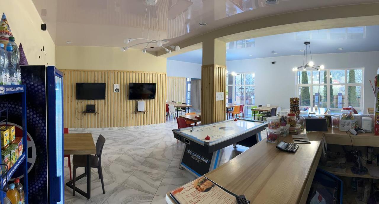 Гірка Hotel Skole Bagian luar foto