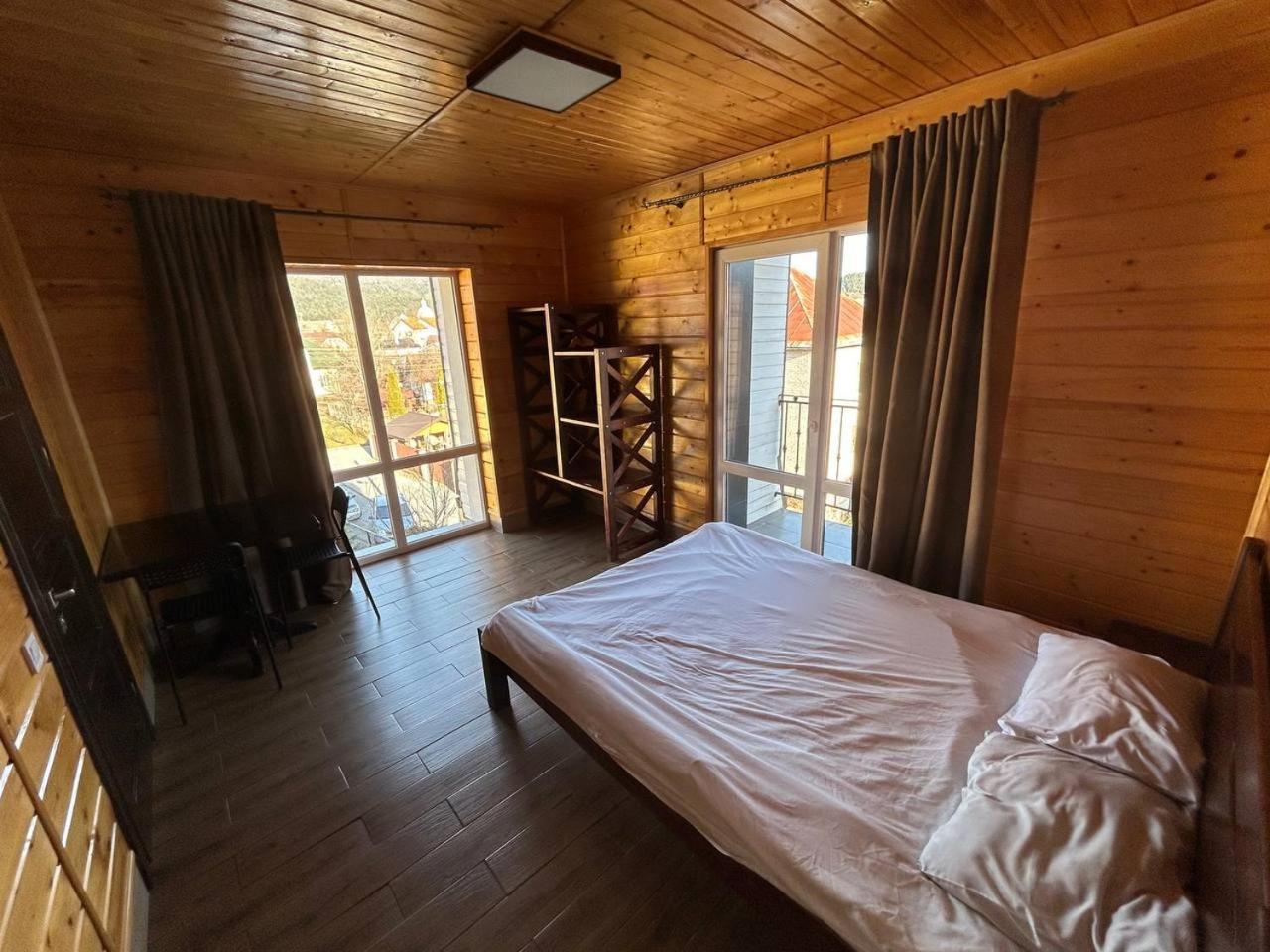 Гірка Hotel Skole Bagian luar foto